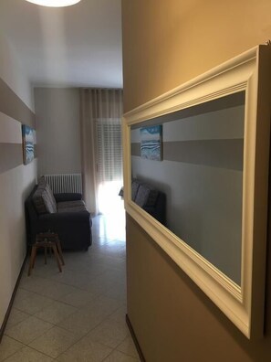 Appartement Familial, 3 chambres, vue cour intérieure, dans la tour | Équipements de la chambre