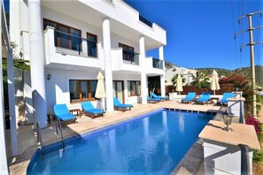 Outdoor pool, pool loungers
