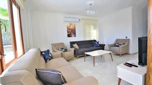Villa, 5 chambres | Salle de séjour