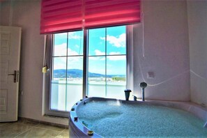 Villa | Jetted bathtub