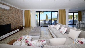 Villa, 2 habitaciones | Área de sala de estar