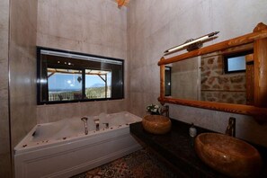 Villa | Bathroom