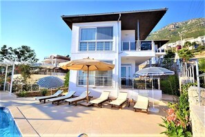 Front of property - Villa Kulu (Kas)