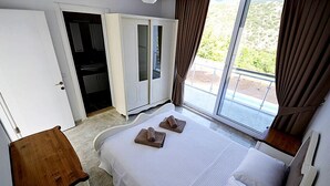 4 عدّة غرف نوم ومكتب