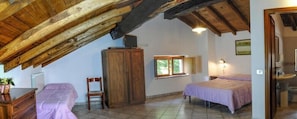 Quadruple Room | Individually decorated, individually furnished, desk, soundproofing - Agriturismo La Ferrera (Varco Sabino)