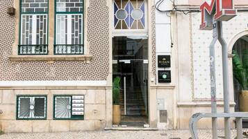 Mặt tiền nơi lưu trú