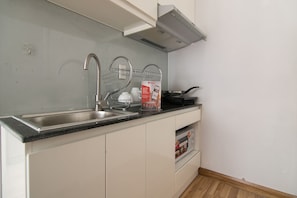 Deluxe Room | Private kitchenette