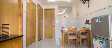 Desk, free WiFi, bed sheets