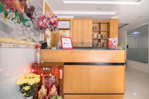 Reception - RedDoorz Plus @ Tran Hung Dao Street 2 (Ho Chi Minh City)