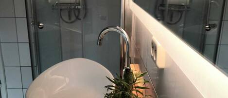 Comfort Condo, 2 Bedrooms, Valley View | Bathroom | Hair dryer, soap, toilet paper