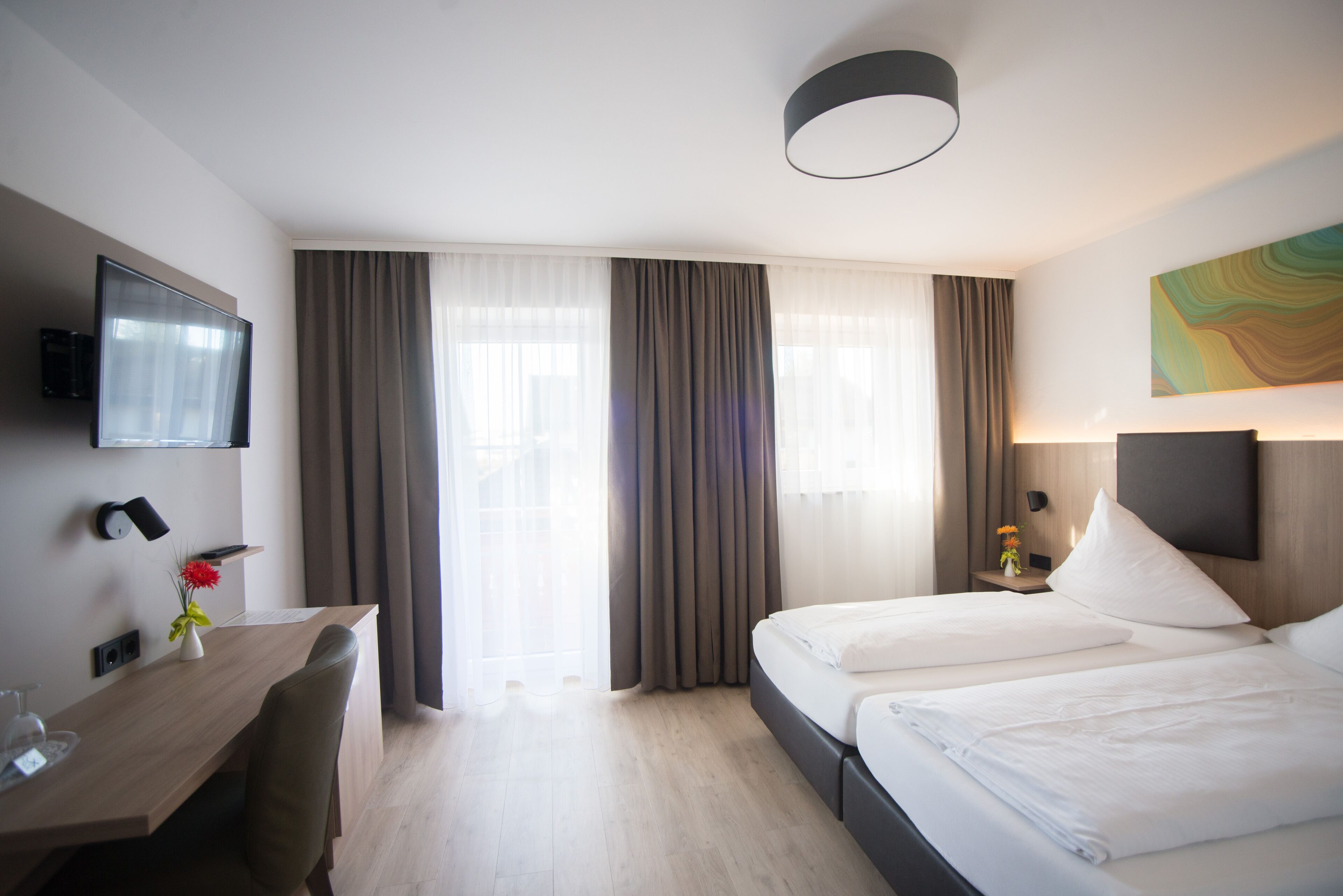 Doppelzimmer, 1 Doppelbett | Schreibtisch, laptopgeeigneter Arbeitsplatz, Verdunkelungsvorhänge