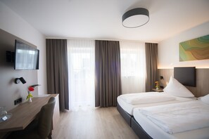 双人房, 1 张双人床 | 办公桌、笔记本电脑工作区、遮光窗帘、熨斗/熨板