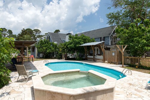 WOW! Pool+Pizza Oven near Beaches, Downtown & UNCW
