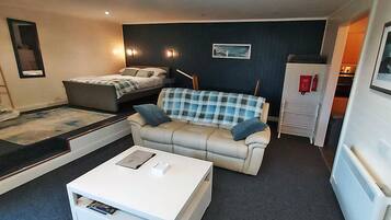 Deluxe Studio Suite | Living area