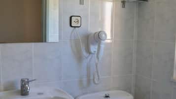 Shower, free toiletries, hair dryer