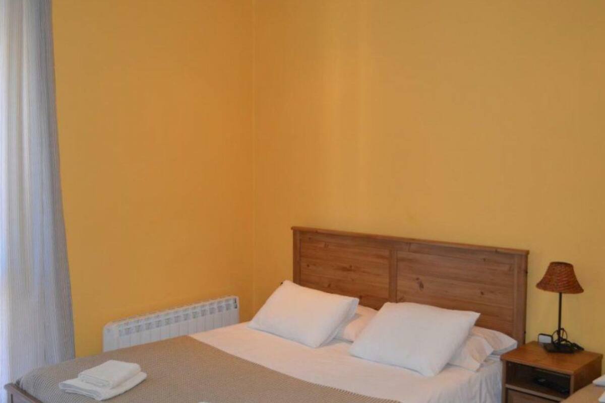 Free cots/infant beds, free WiFi