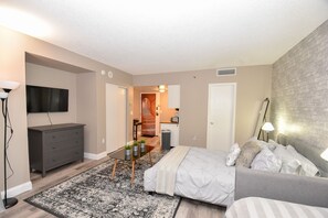 In-room safe, iron/ironing board, WiFi, bed sheets