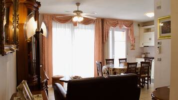 Flachbildfernseher, DVD-Player