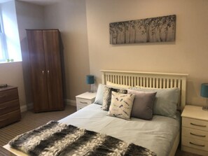 Casa de campo luxo, 2 quartos, para não fumantes | 2 quartos, ferros/tábuas de passar roupa, Wi-Fi de cortesia