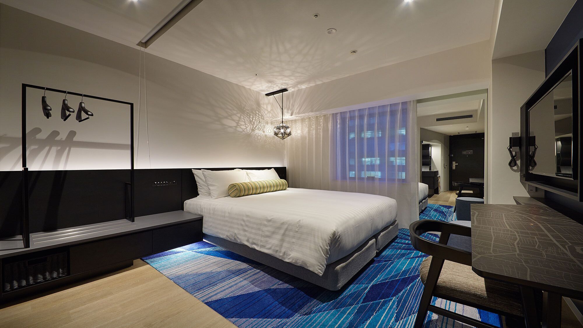 ผ้านวมขนเป็ด, ตู้นิรภัยในห้องพัก, ผ้าม่านกันแสง, ห้องเก็บเสียง