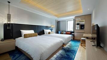 Down duvets, in-room safe, blackout curtains, soundproofing