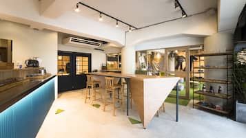 Área de estar no saguão