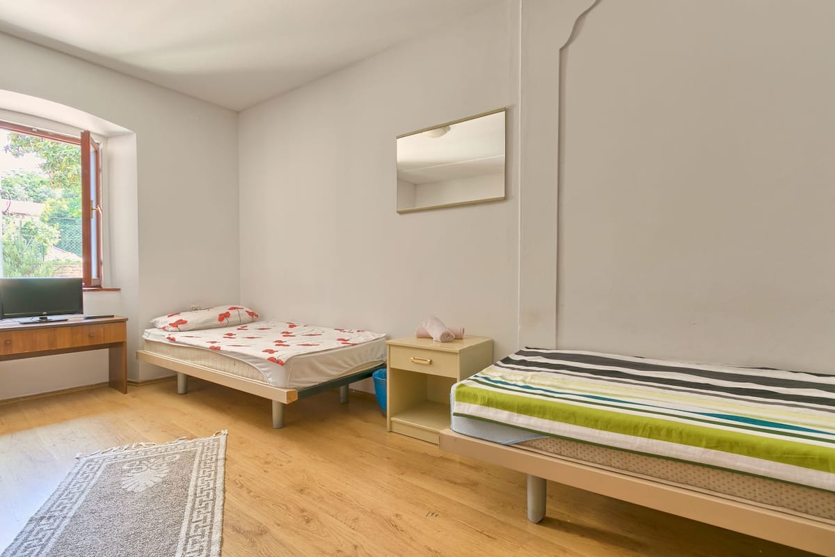Dormitorio compartido, dormitorio mixto (4 Beds) | Wifi gratis y ropa de cama
