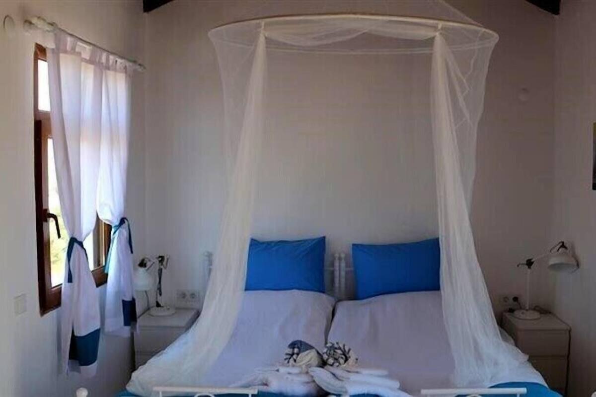 Triple Room | Bed sheets