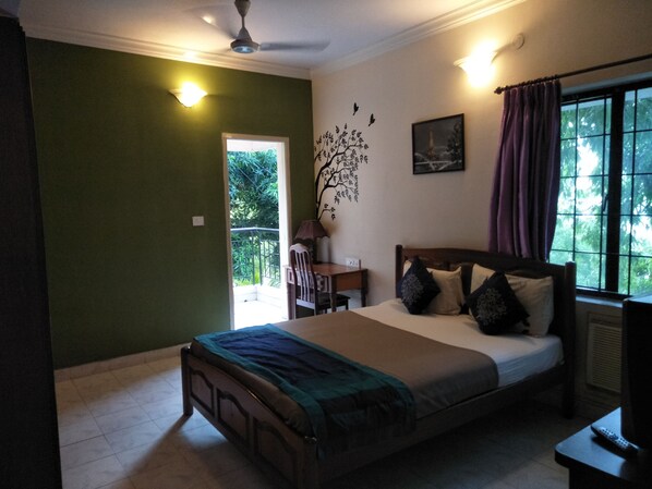 Premier Triple Room, Garden View | Egyptian cotton sheets, premium bedding, down duvets