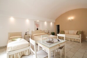 Estudio superior | Caja fuerte, escritorio, sistema de insonorización y wifi gratis