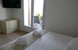 Tarco2, (clé à la résidence) appartement vue mer | Fer et planche à repasser, Wi-Fi gratuit, draps fournis