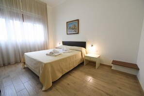 Quadruple Room | Down comforters, minibar, in-room safe, desk - Fra' iMari (Gallipoli)