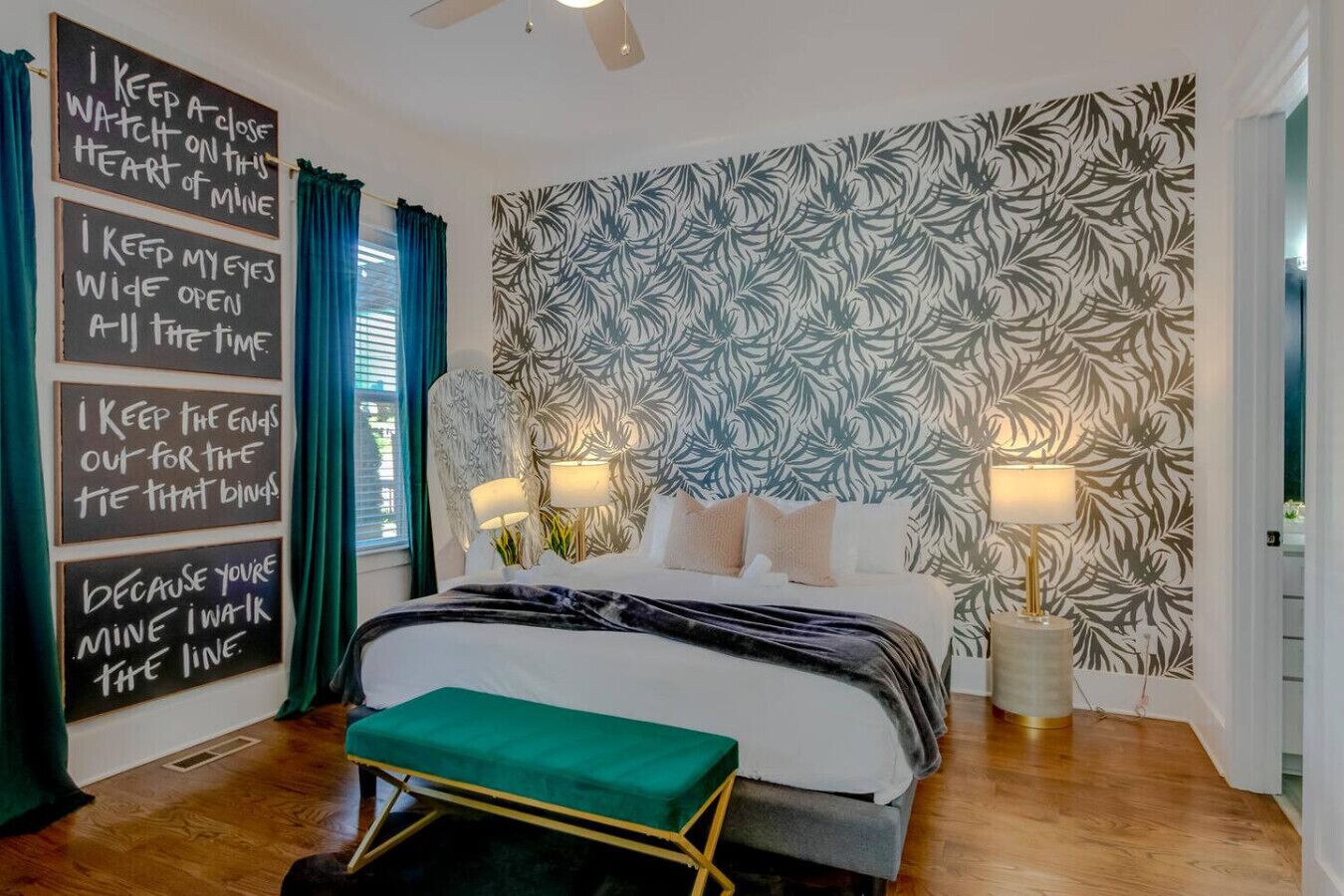 4 bedrooms, desk, iron/ironing board, travel crib