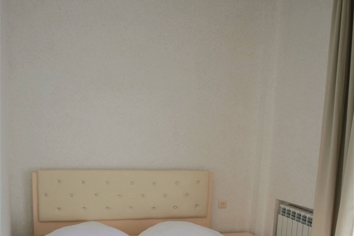 Iron/ironing board, free WiFi, bed sheets, wheelchair access