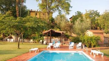 Außenpool (je nach Saison geöffnet)