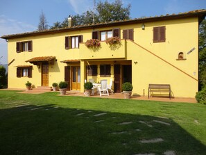 Een flatscreentelevisie