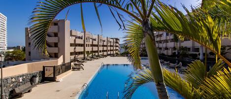 Een verwarmd zwembad