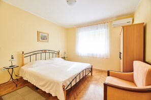 Ferienhaus, 3 Schlafzimmer, eigener Pool | 3 Schlafzimmer, Schreibtisch, Verdunkelungsvorhänge