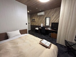 尊贵单人房, 无烟房 (15 ft2 Bed width 1400mm) | 办公桌、免费 WiFi、床单