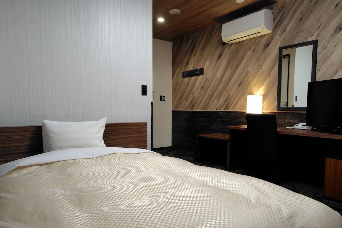 Bureau, Wi-Fi gratuit, draps fournis