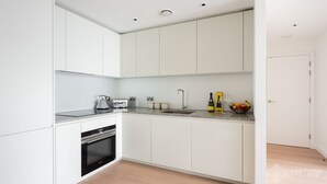 Unclassified image, 2 of 23, button - Platinum Apartment next to O2 Arena (London)