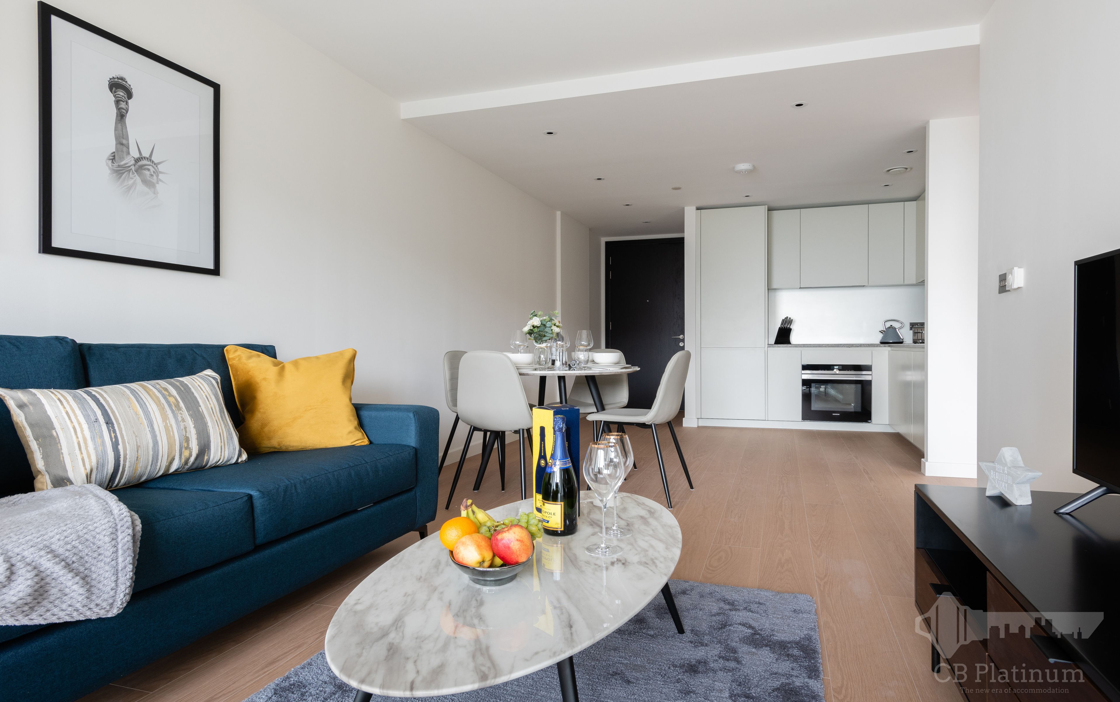 Comfort Apartment, 1 Double Bed, City View | Living area | Flat-screen TV