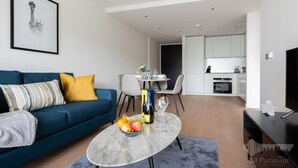 Unclassified image, 5 of 23, button - Platinum Apartment next to O2 Arena (London)