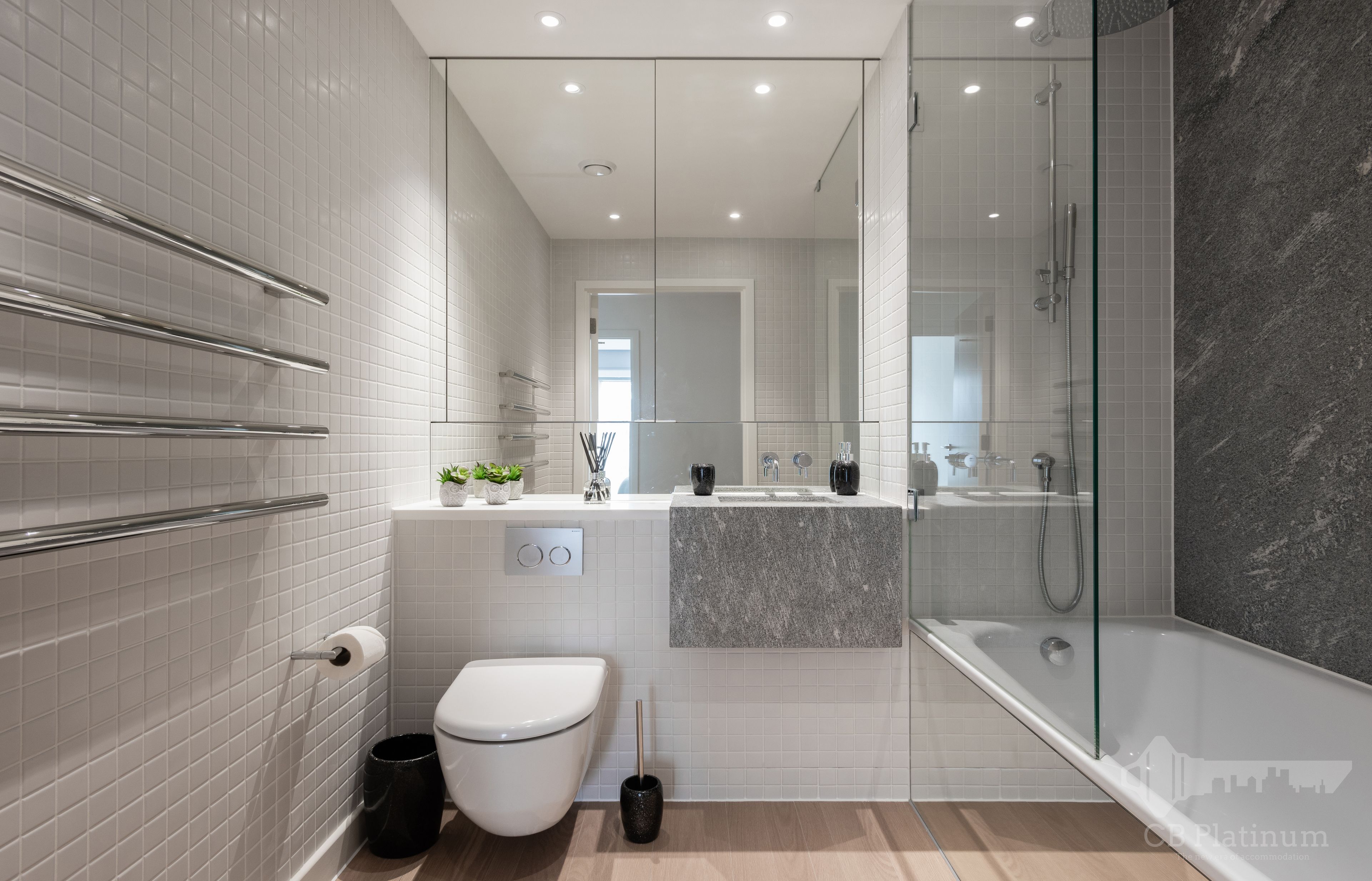 Comfort Apartment, 1 Double Bed, City View | Bathroom | Combined shower/bathtub, free toiletries, hair dryer, towels