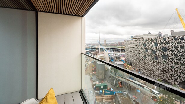 Unclassified image, 1 of 23, button - Platinum Apartment next to O2 Arena (London)