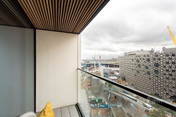 Exterior detail - Platinum Apartment next to O2 Arena (London)