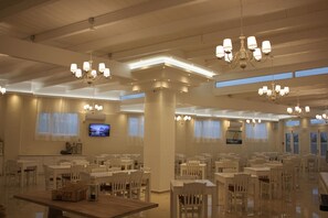 Breakfast, lunch and dinner served  - Nicolaus Club Prime Naxian (Naxos)