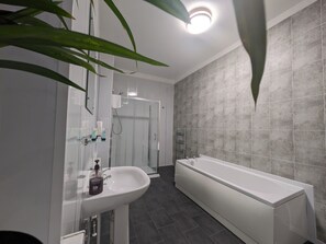Superior Double Room, Ensuite | 1 bedroom, WiFi