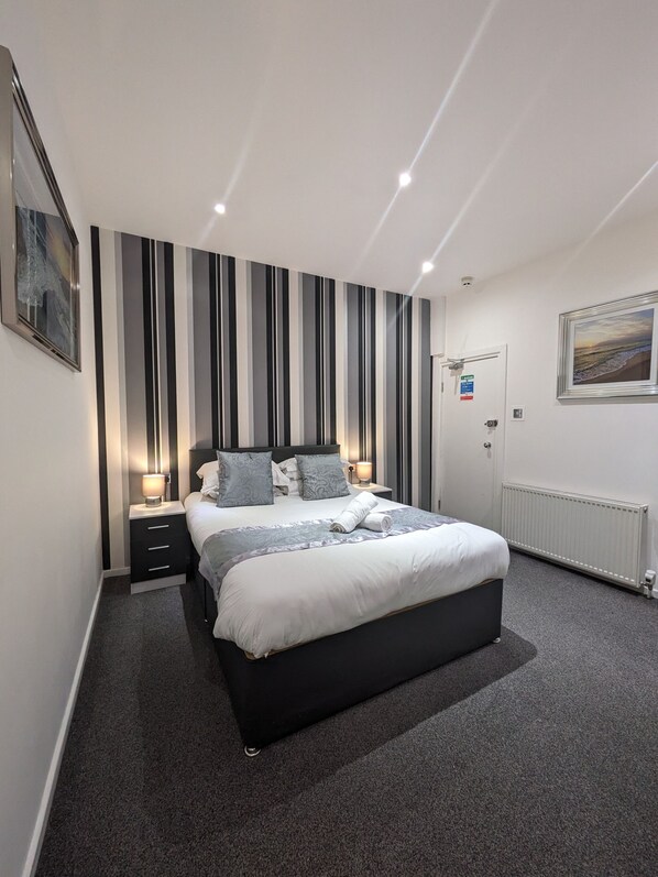 Deluxe Double Room, Ensuite | 1 bedroom, WiFi