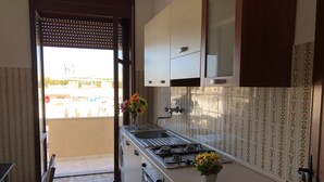 Private kitchen - Bora Bora Apartment (Gallipoli)